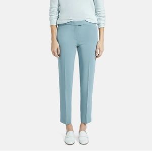 Theory Ibbey 2P Modern Crepe Straight Leg
Pant in Wintergreen. Women size 4